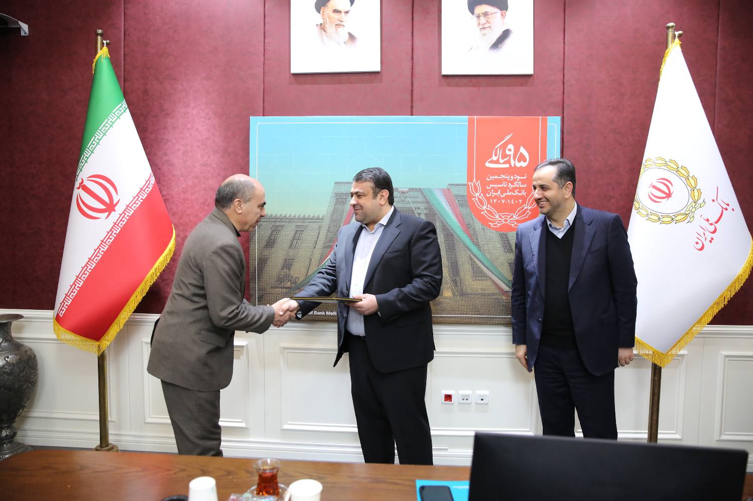 دکتر نجارزاده تاکید کرد: افزایش سرمایه گذاری برای ارتقای سطح پدافند غیر عامل در بخش فناوری بانک ملی ایران 